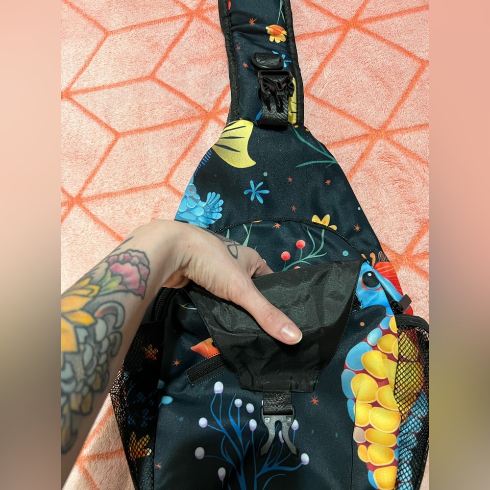 Sea Life Sling Bag 🐠NWOT🐠 - Picture 3 of 10